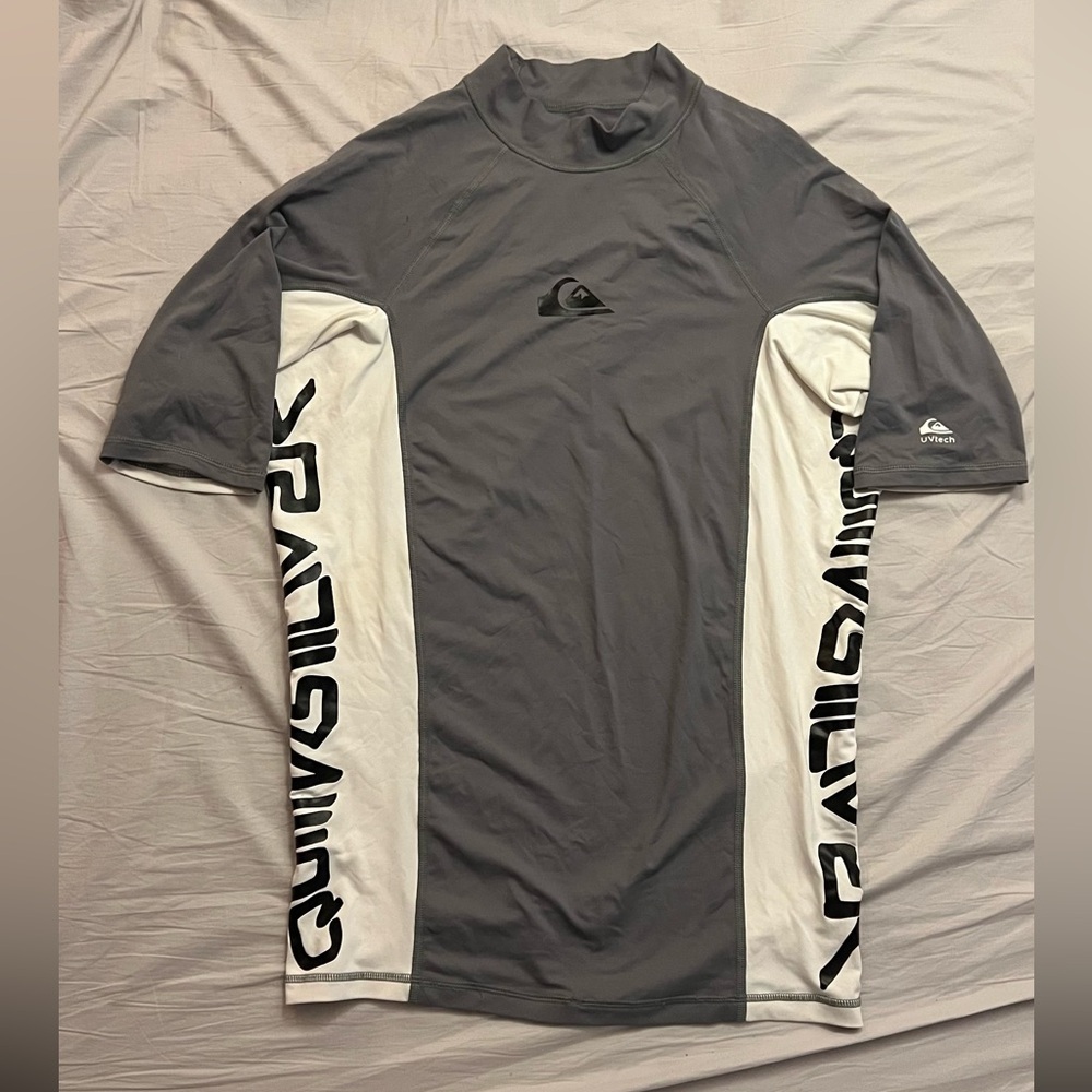 Quiksilver Gray and White Rash Guard Swim Shirt